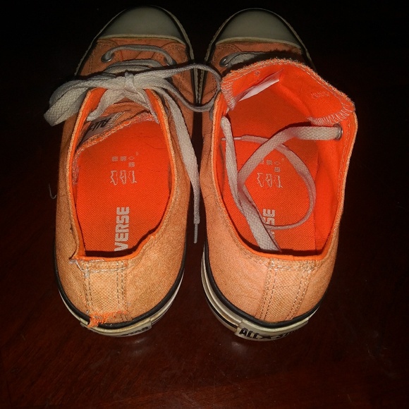 Faded orange allstar converse - Picture 2 of 5